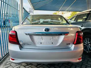 Toyota Axio 1.5 Hybrid 2WD 2017 Silver