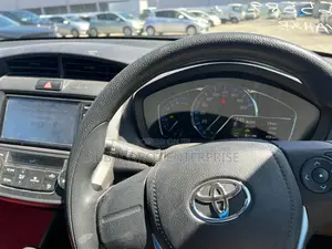 Toyota Axio 1.5 Hybrid 2WD 2017 White
