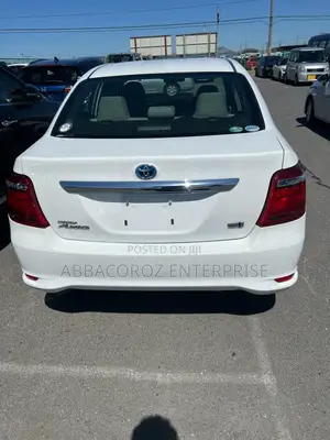 Toyota Axio 1.5 Hybrid 2WD 2017 White