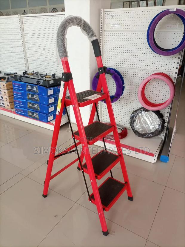 4 Steps Safety Ladder
