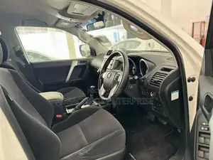 Toyota Land Cruiser Prado 2.8 2017 White