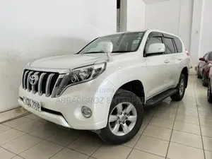 Toyota Land Cruiser Prado 2.8 2017 White