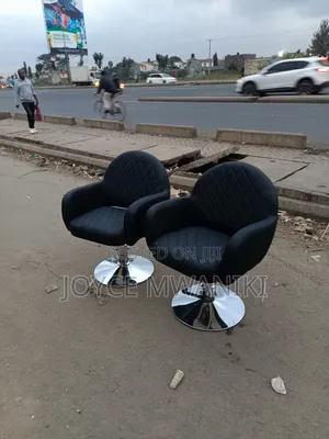 Black Plain Styling Chairs With Hydraulic Machine, Black.
