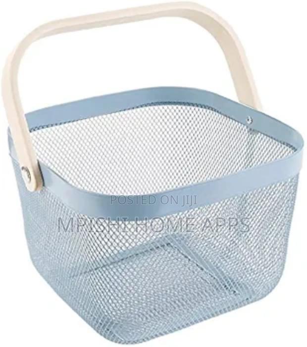 Mesh Basket With Wooden Handle - thumbnail 3