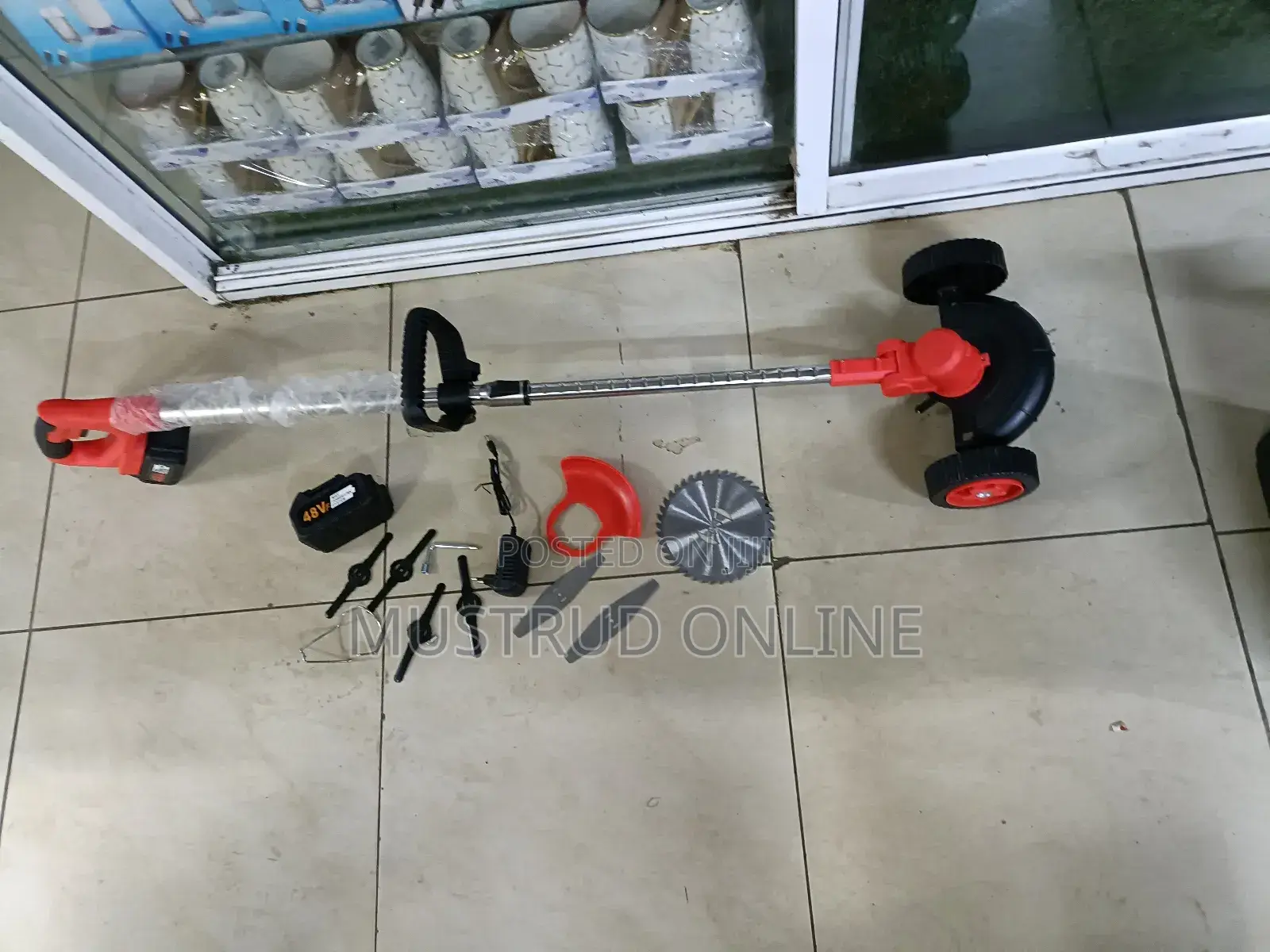 Grass Cutting Battery Lawnmower