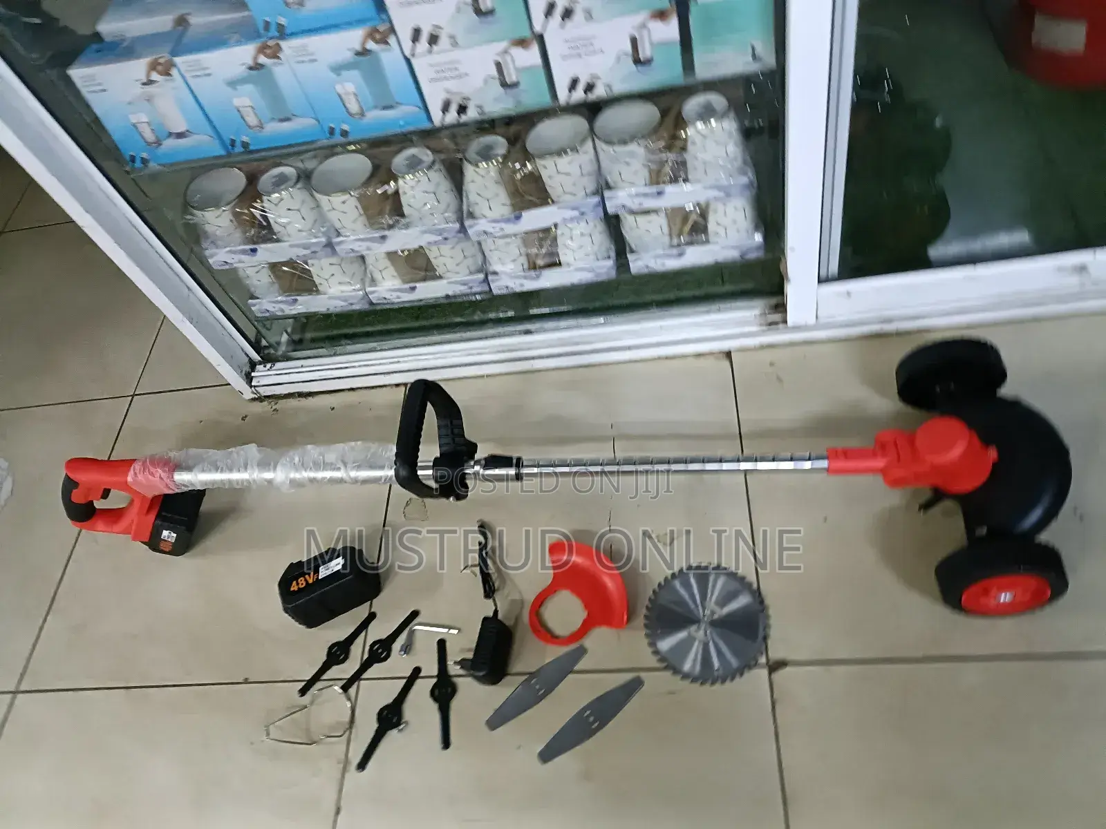 Grass Cutting Battery Lawnmower