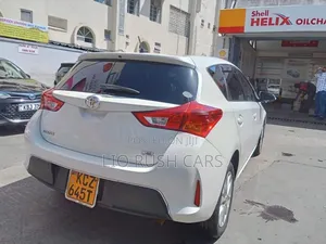 Toyota Auris 2013 White
