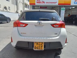 Toyota Auris 2013 White
