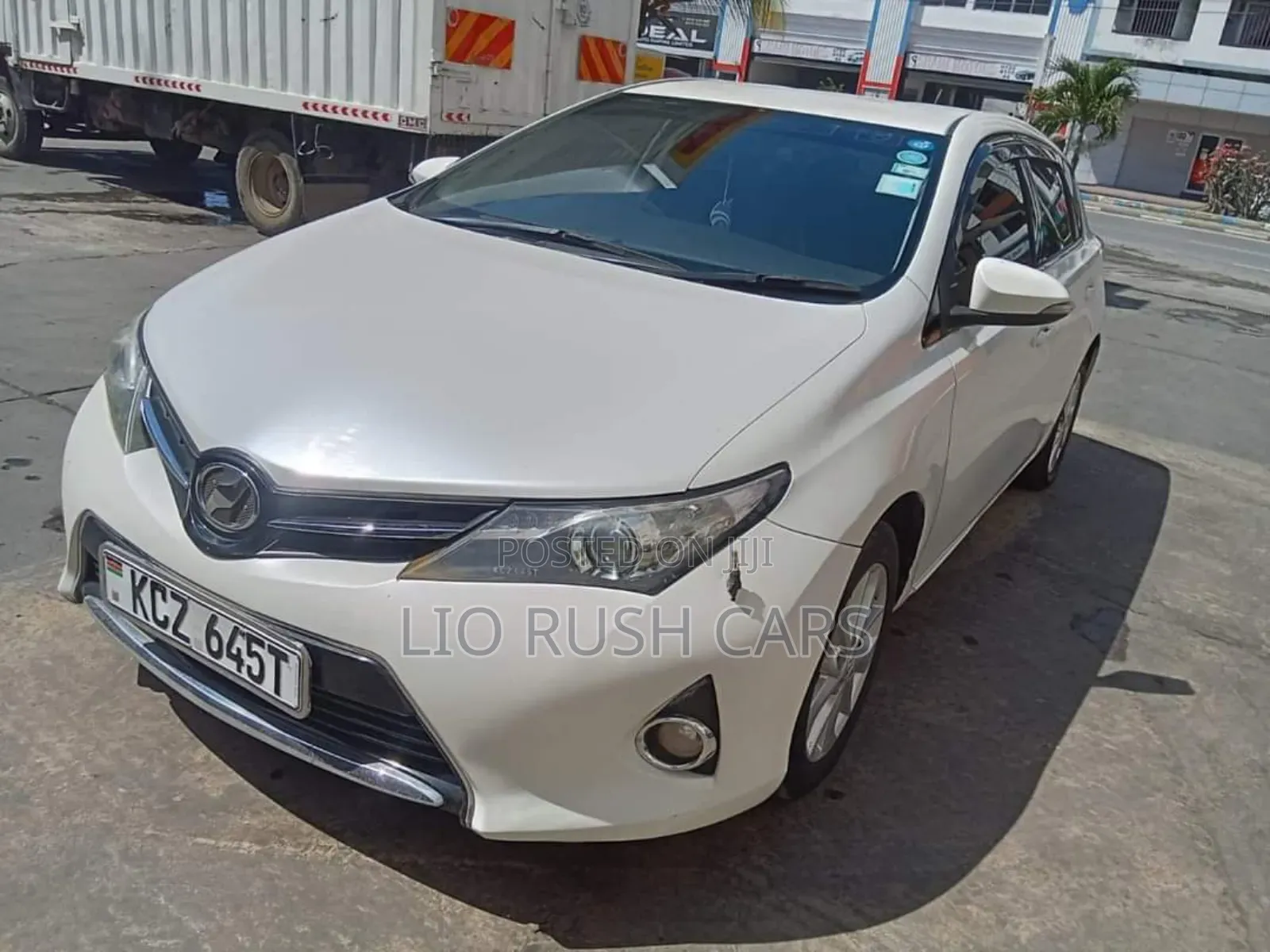 Toyota Auris 2013 White