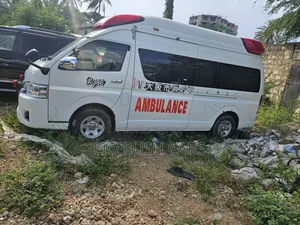 Toyota HiAce 2018 White