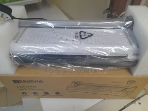Innovia Laminating Machine With Trimmer