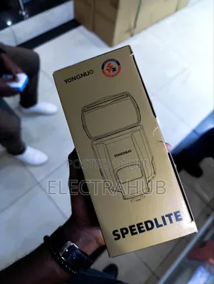 Yongnuo YN560 Iv Speedlite New Sealed in a Shop