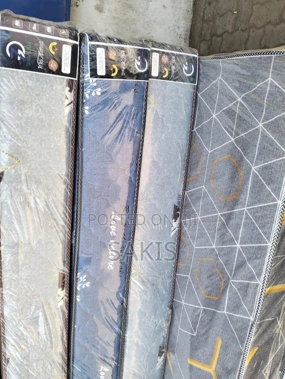Vibrant! 8inch,5 * 6, HD Quilted Mattresses. Tunakuletea.
