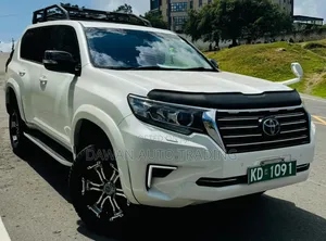 Toyota Land Cruiser Prado 2.8 2018 White