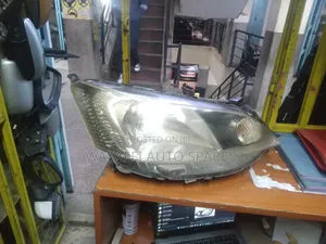 Nv 200 Headlight