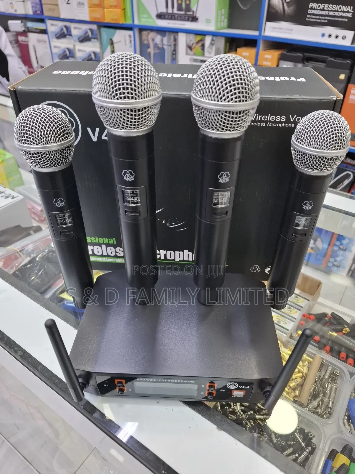 AKG 4 in 1 Wireless Microphone