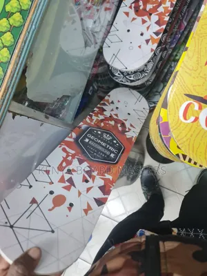 Skating Skateboards||Skate Boards