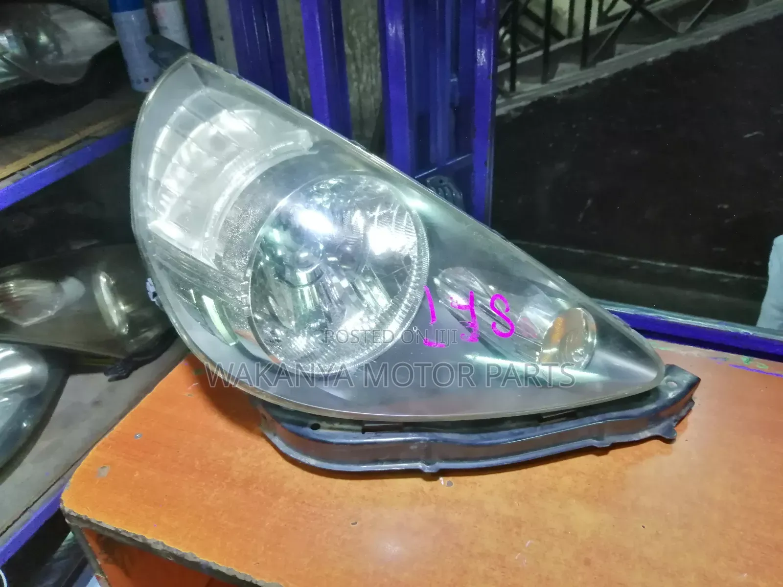 Hinda Fit 2005/2007 Xenon Headlight, Clean EX Japan Parts