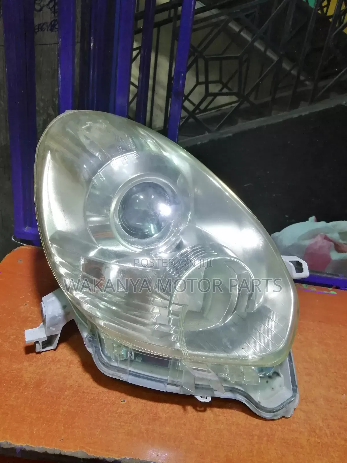 Toyota Passo 2010/2013 Headlamp Non Xenon With Focus