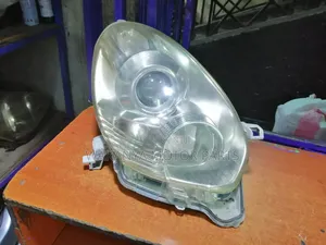 Toyota Passo 2010/2013 Headlamp Non Xenon With Focus