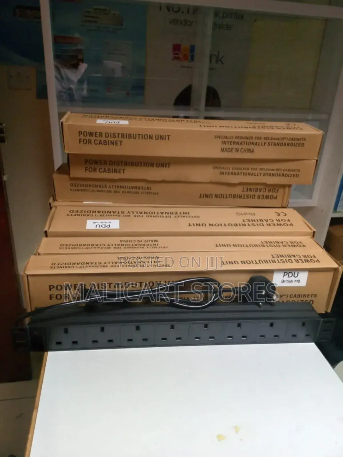 Power Distribution Unit (PDU) 8 Way UK Plug