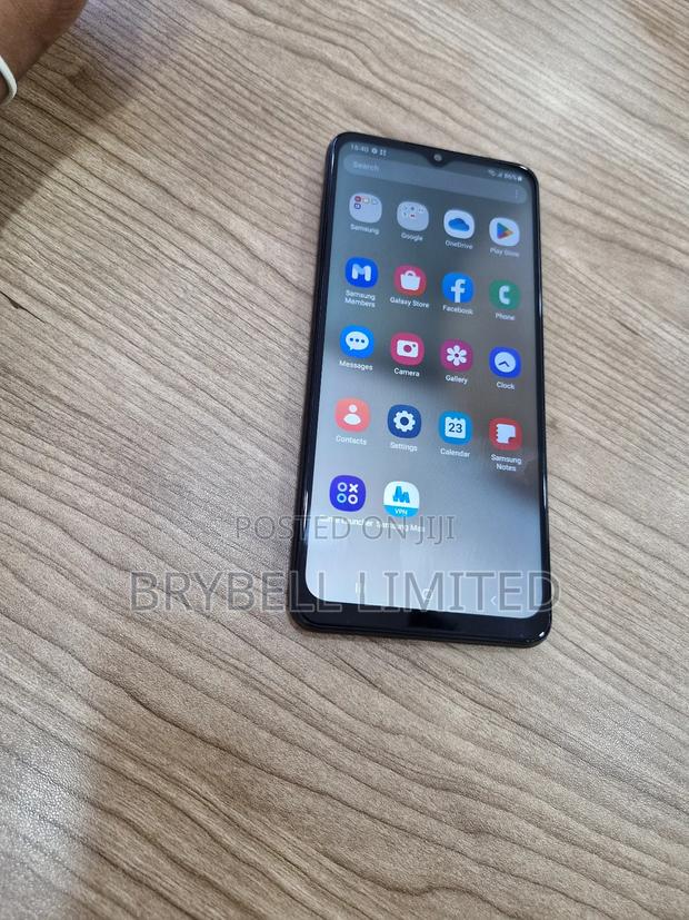 Samsung Galaxy A12 64 GB Black - main view