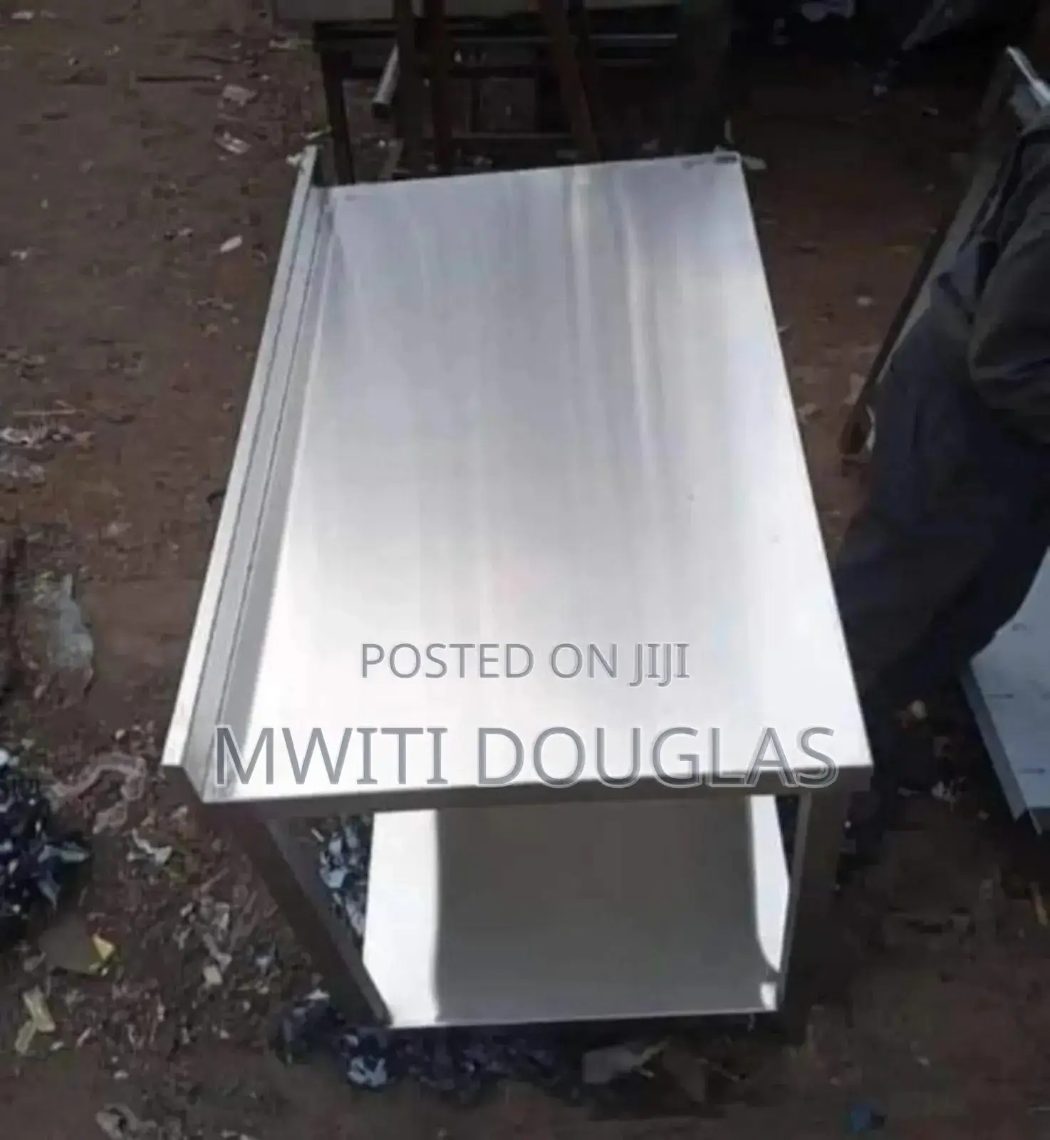 Stylish Shinny Stainless Working Table