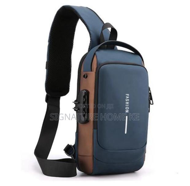 Anti-theft Shoulder/Crossbody Bag - thumbnail 4