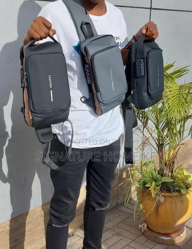 Anti-theft Shoulder/Crossbody Bag - thumbnail 3