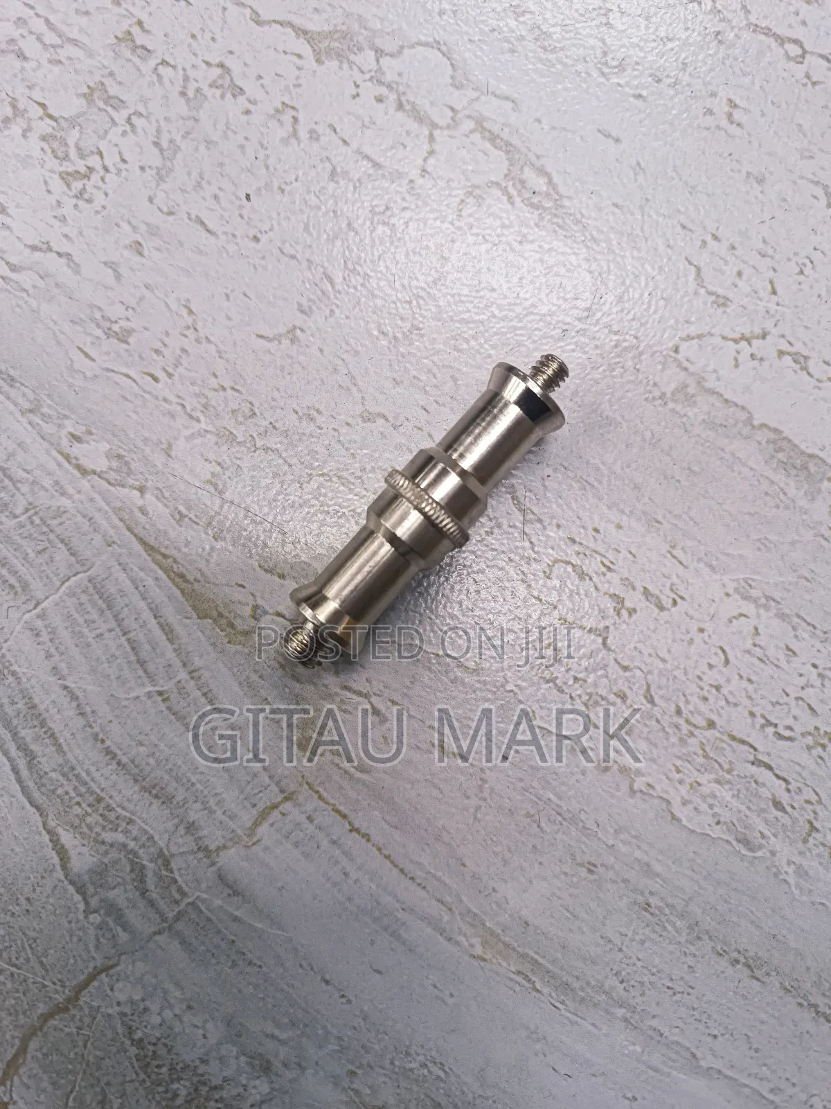 1/4 and 3/8light Stand Spigot Adapter