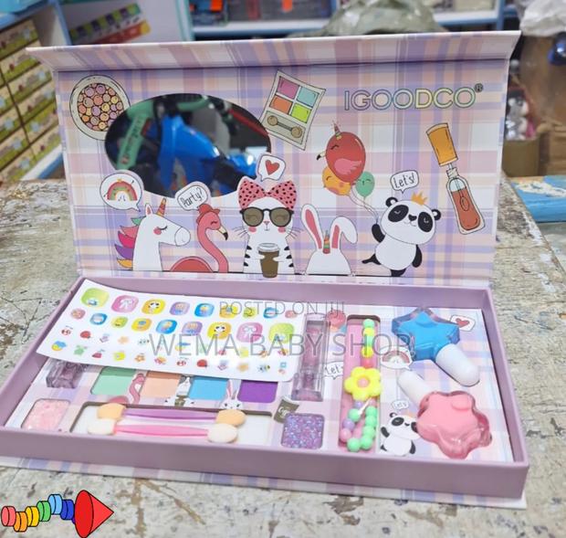 Kids Make Up Kit - main view
