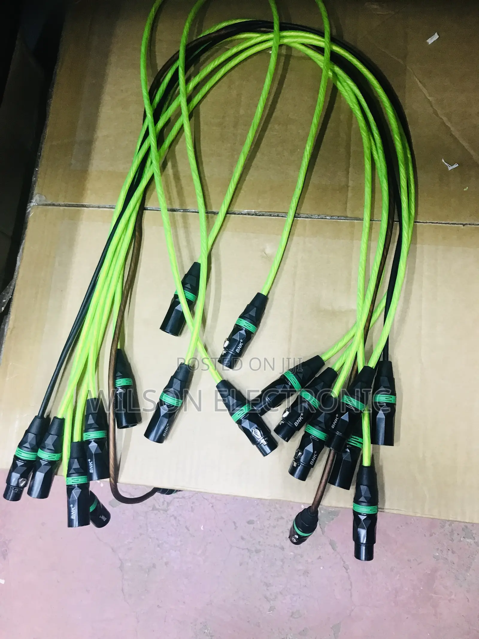 High Quality Signal Cable. 1M