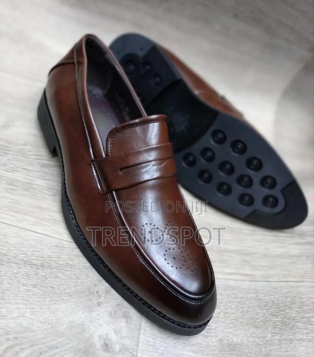 Officials At Offer Size 39- 45 *Price Ksh2500* - thumbnail 2