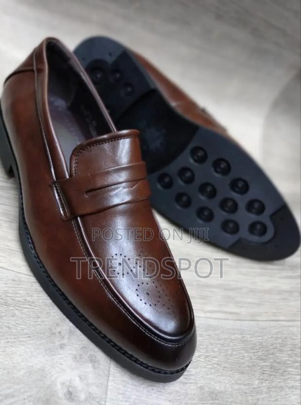Officials At Offer Size 39- 45 *Price Ksh2500* - thumbnail 2