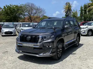 Toyota Land Cruiser Prado 2021 Gray