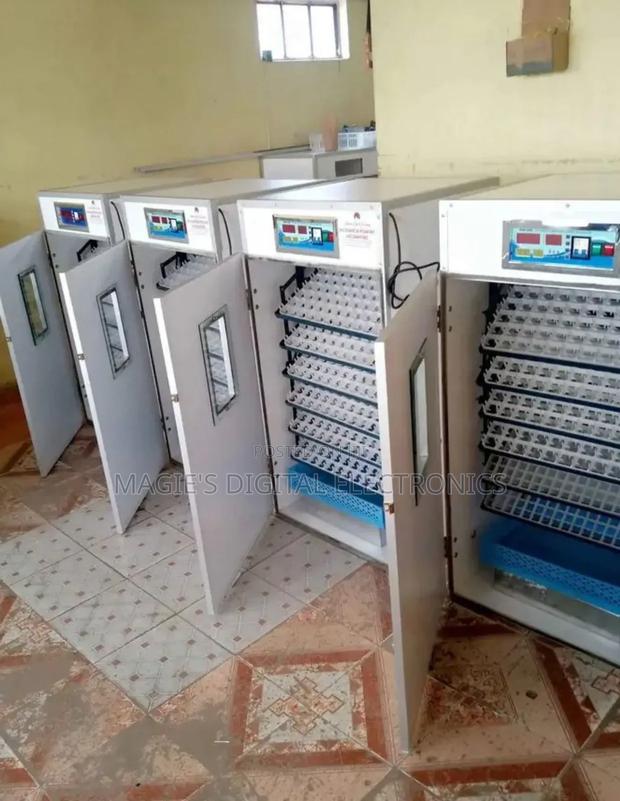 528 Automatic Egg Incubator - main view