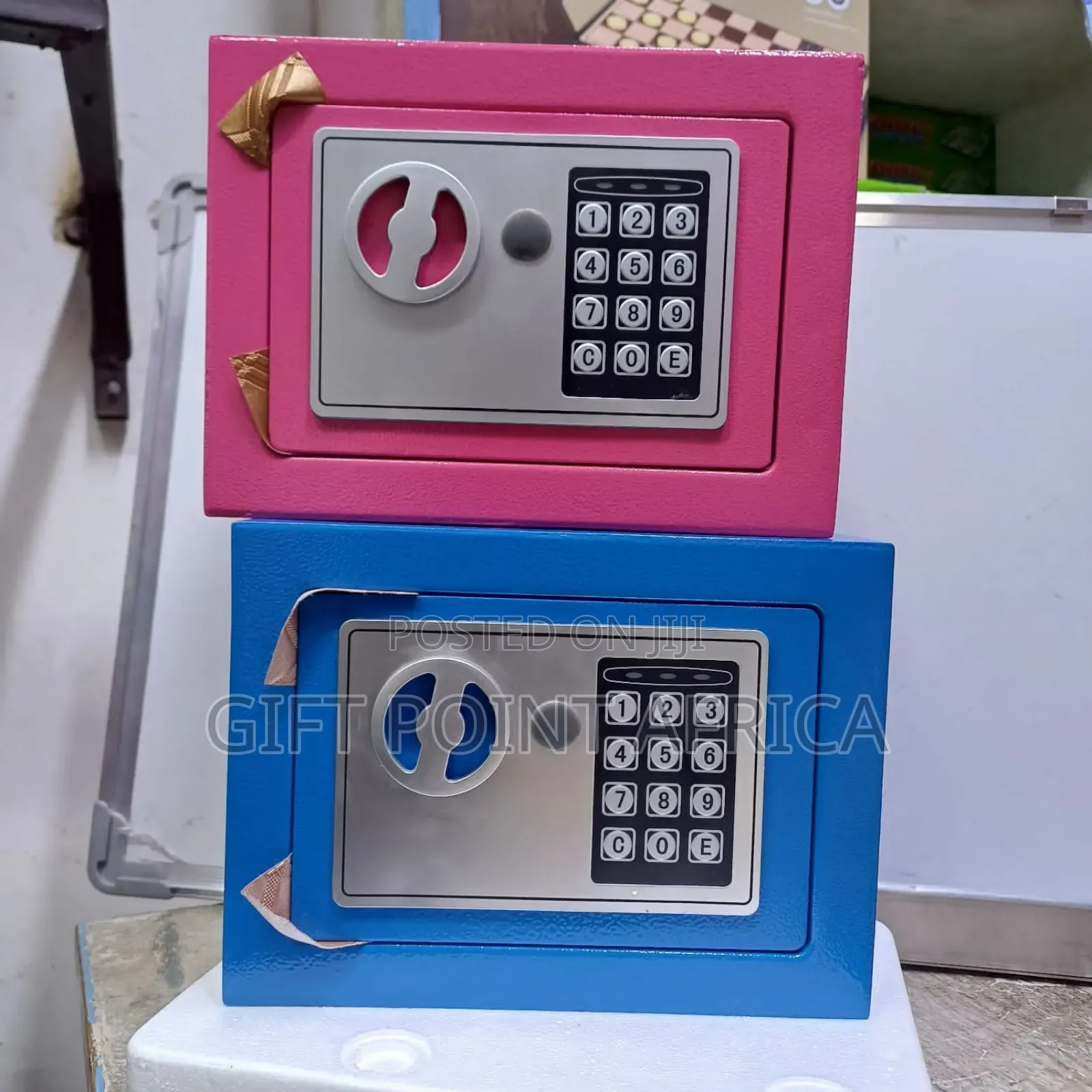 Safe Box With Combination Password and Keys