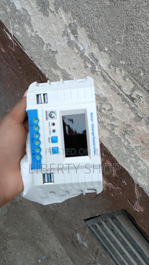 30 Amp Solar Charger Controller - thumbnail 2