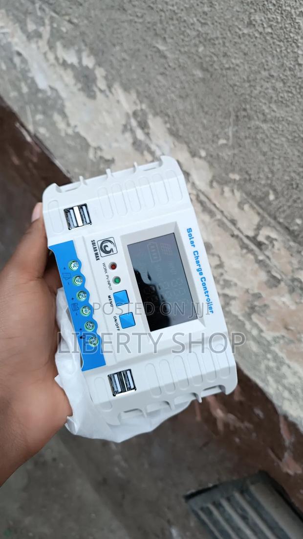 30 Amp Solar Charger Controller - main view