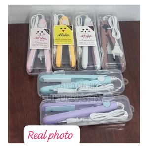 Mini Hair Straightener - thumbnail 2