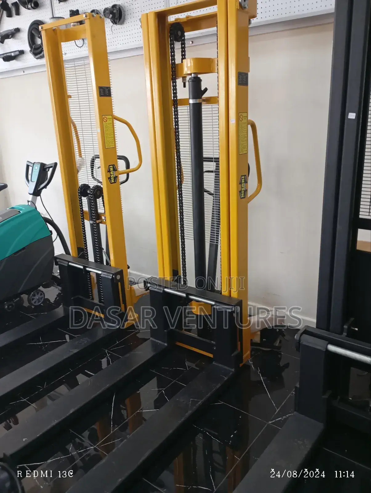 Manual Stacker / Forklift 1.5tonnes