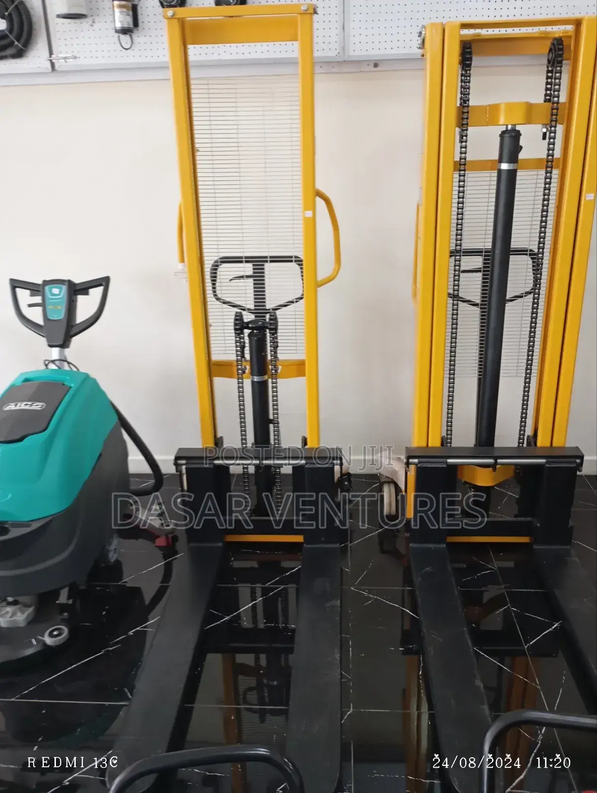 Manual Stacker Forklift 2000kgs, 1.5m Height