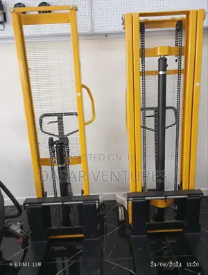 Manual Stacker Forklift 2000kgs, 1.5m Height