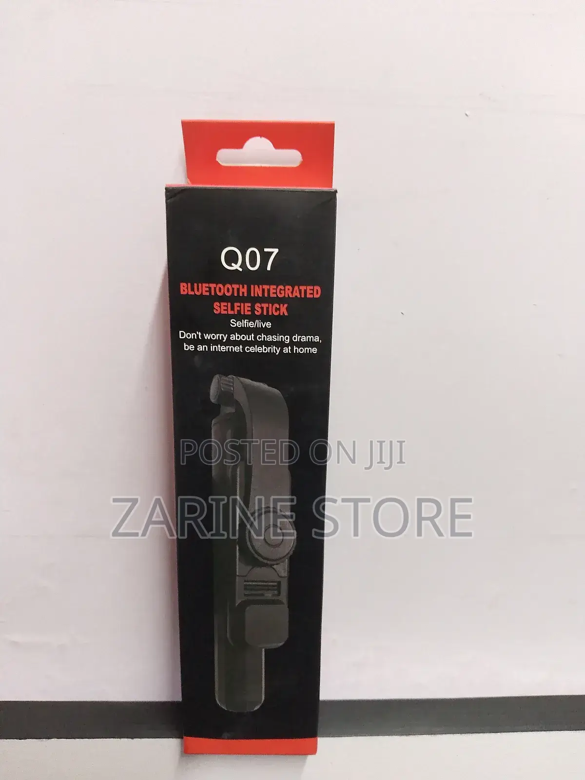 Bluetooth Integrated Selfie Stick 1 Metre Long 360° Rotation