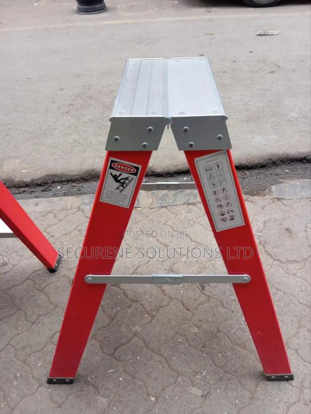 Fiberglass Double Sided Step Ladder 3 Steps Stool - thumbnail 4