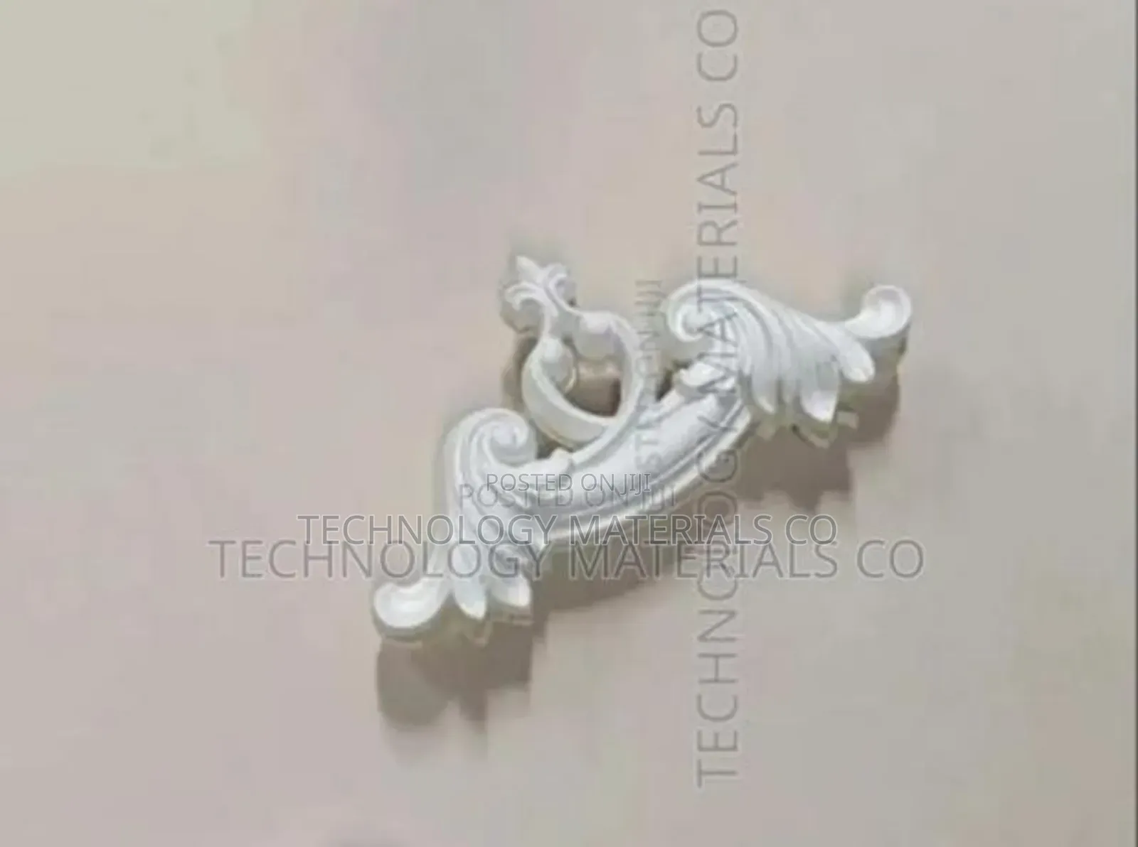 Decorative P.U. Corner Bead Flower Moldings.