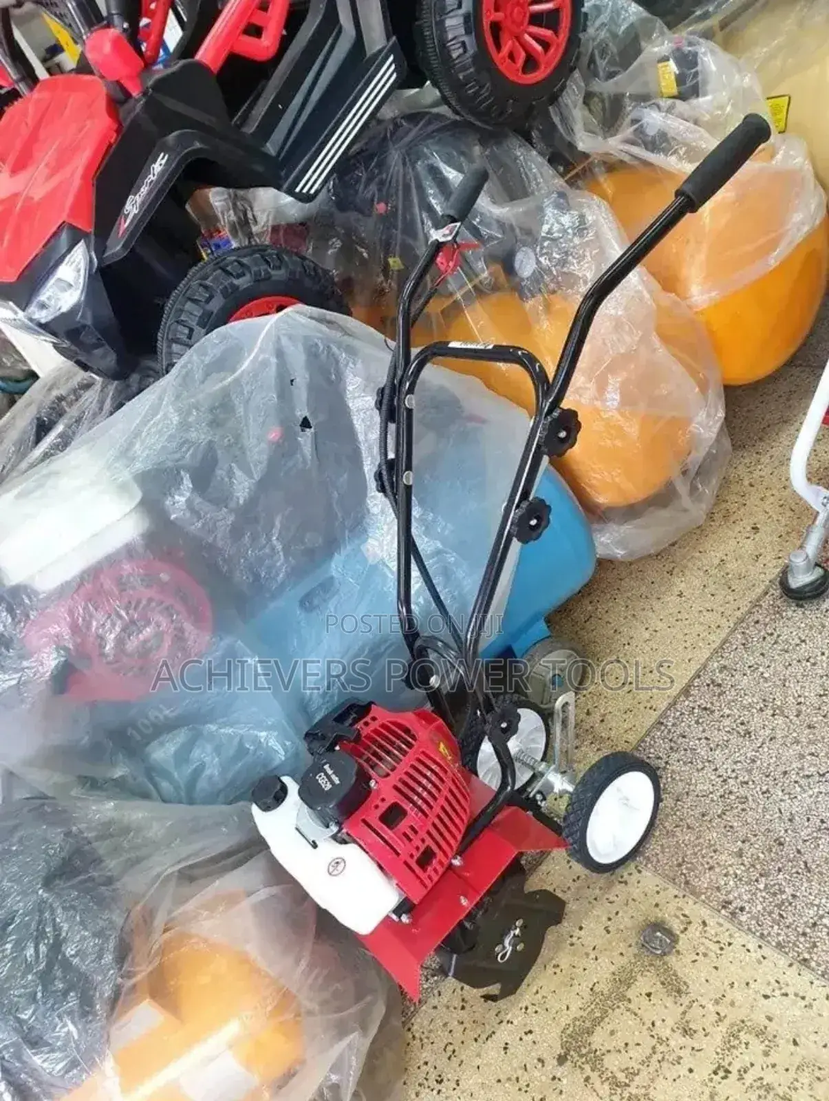 Tiller Machine With 4 Stroke Engine