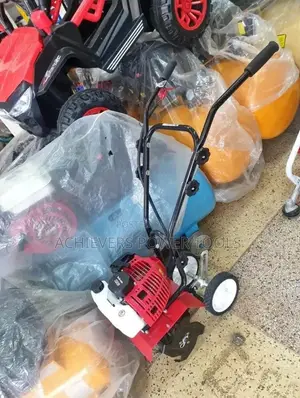 Tiller Machine With 4 Stroke Engine