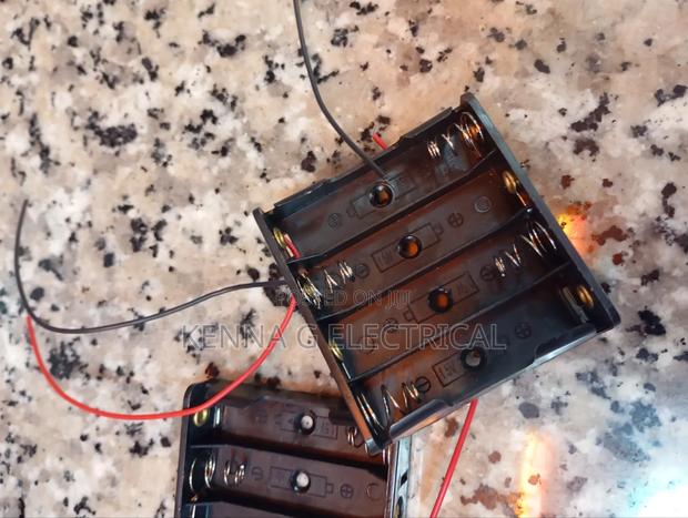 4 Slots AA Battery Box Battery Holder - main view