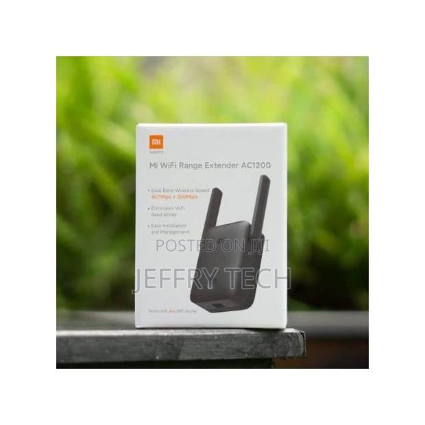 XIAOMI Mi Wifi Range Extender AC1200. - main view